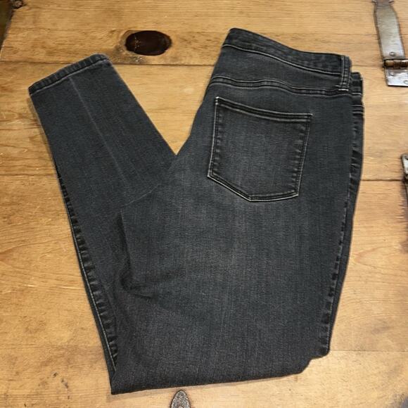 Woman’s Universal Threads High Rise Jeggings Size 12 - Picture 4 of 10